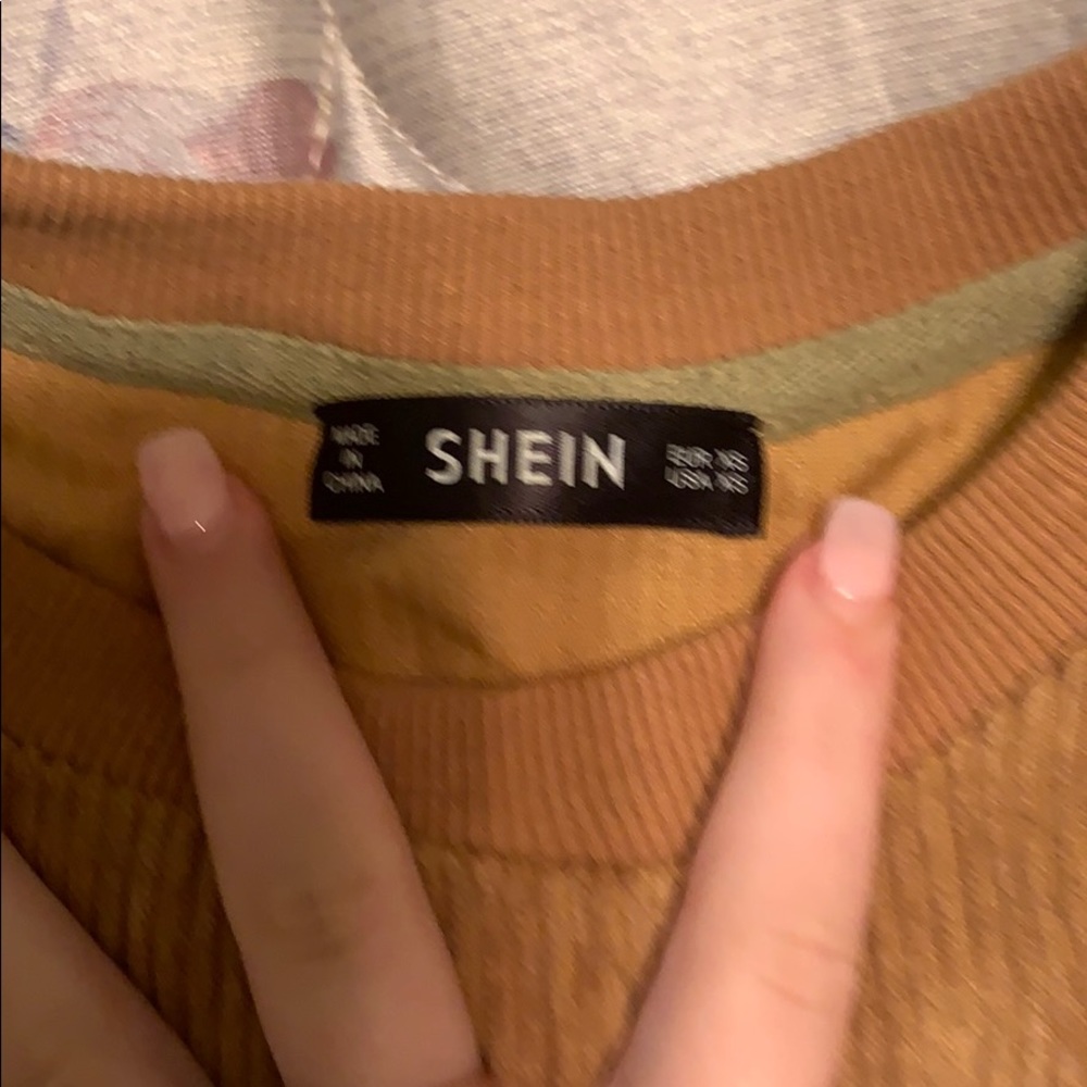 sweater - Picture 3 of 3